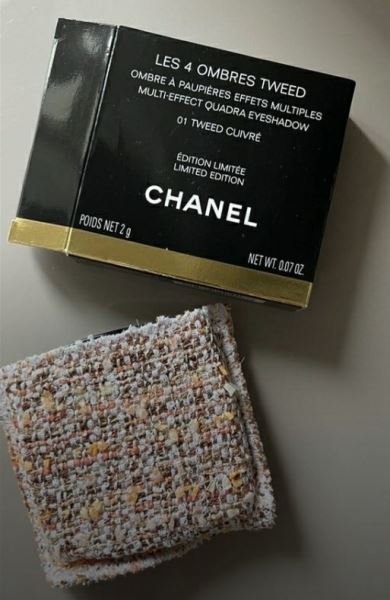 </p>
<p>                        Chanel Tweed Eyeshadow Palettes Spring 2022</p>
<p>                    