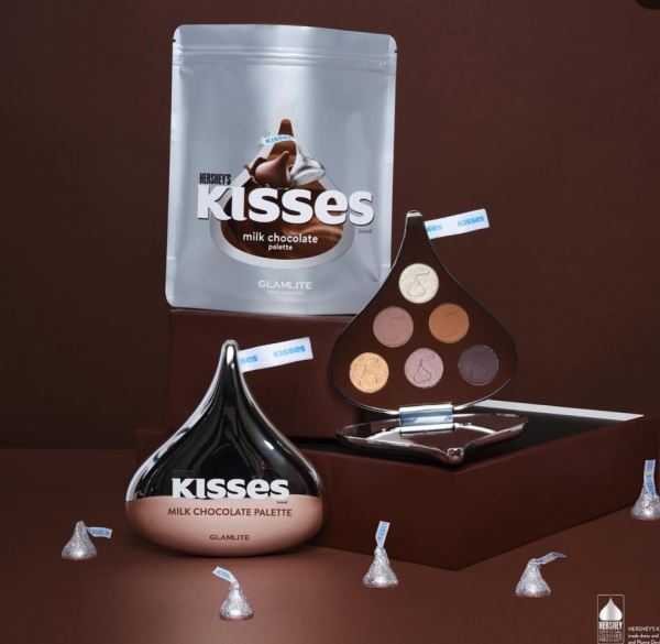 </p>
<p>                        Hershey's Kisses x Glamlite Full Collection</p>
<p>                    
