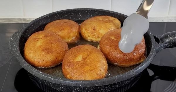 Ленивые картофельные пирожки на сковороде