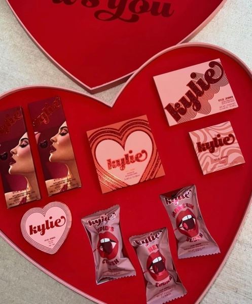 </p>
<p>                        Valentines Day Collectionby kylie cosmetics</p>
<p>                    