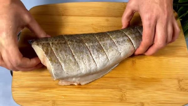 Запеченная треска: как сделать бюджетную рыбу лучше семги